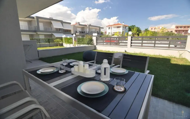 Zennova 24 Nikiti Flow Family Apt