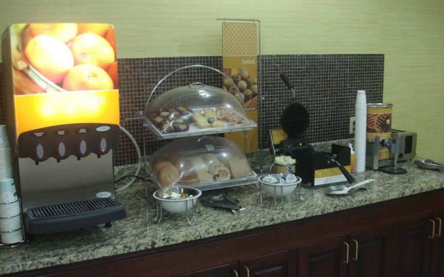 Hampton Inn Atlanta Fairburn