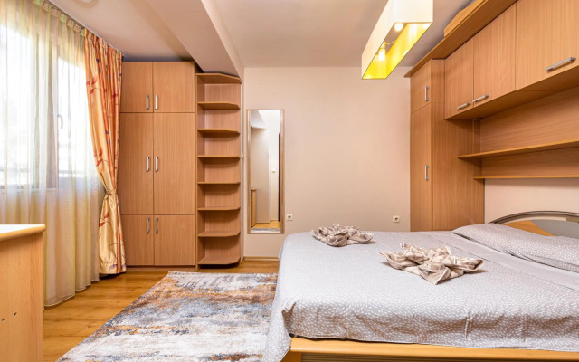 Centrally-located 1BD Apartment near Kapana