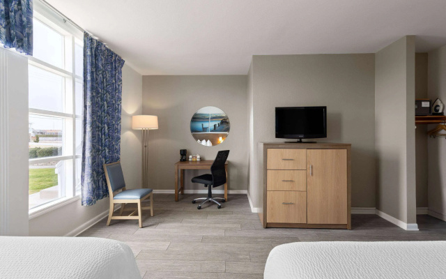 Days Inn by Wyndham Kill Devil Hills Oceanfront - Wilbur