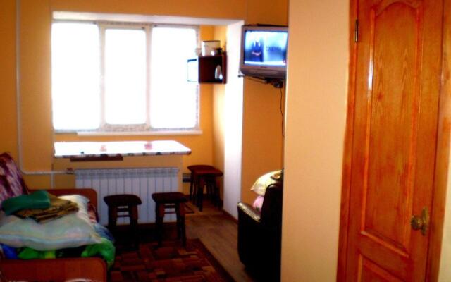Nebol'shaja STUDIJa, prospekt TsENTRAL'NYJ 124A, 2 divana, 2 kresla 3 etazh 9 etazhnogo doma Wi-Fi