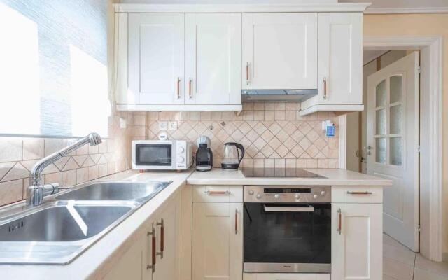 Saronis seaview 2bdr residence 500m from the beach