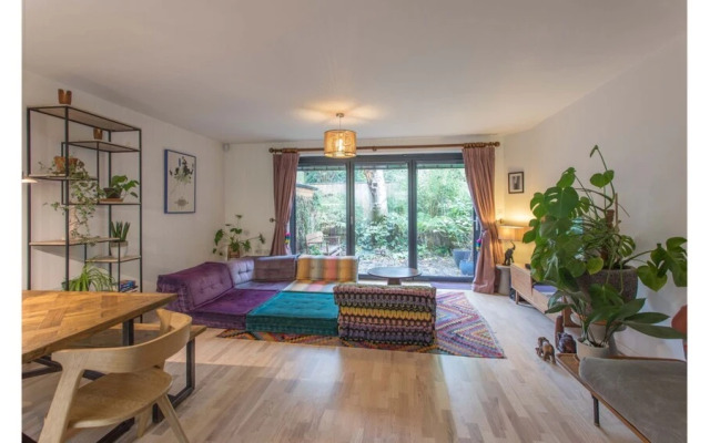 Trendy & Bright Bohemian House in Forest Hill