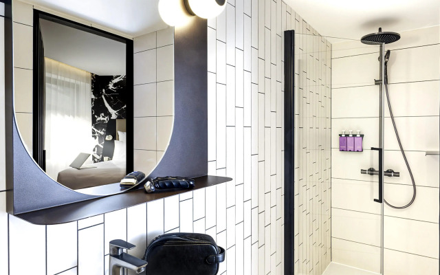 Tribe Paris La Defense Esplanade