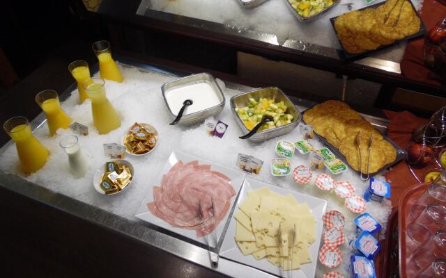 Le 2 by HOTEL AKENA LA FERTE BERNARD