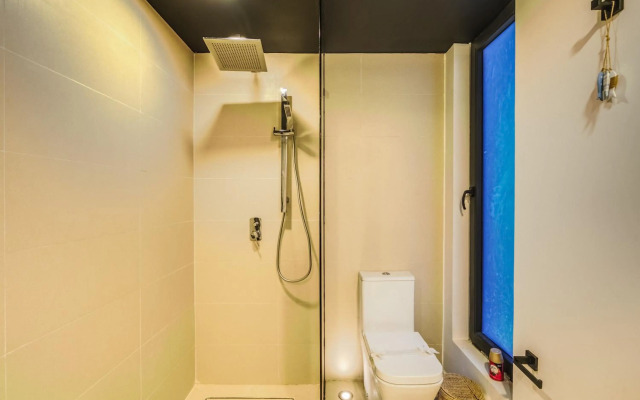 Modern 2BDR with Private Pool, Freestanding Bathtub and Views