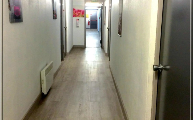 Aix Hotel