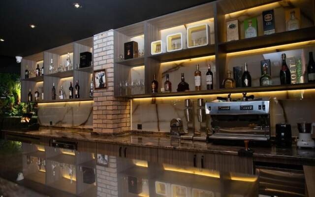 MandarinnART Hotel