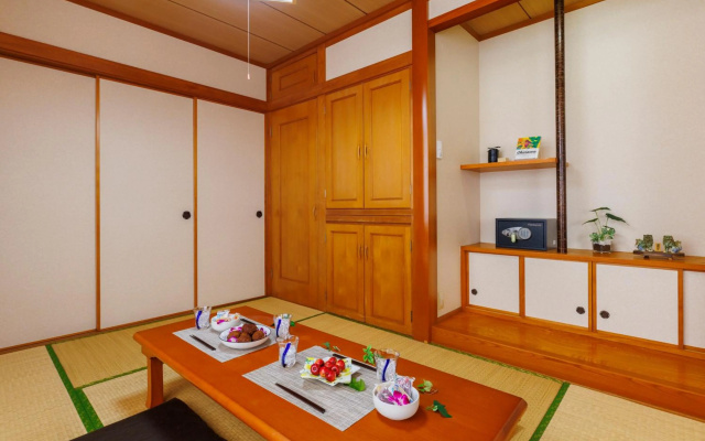 Naha Gajumaru Apartment Hotel 301 – Guest Rooms – Naha