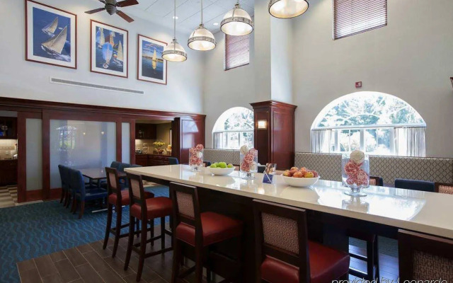 Hampton Inn & Suites Newport/Middletown