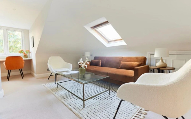 The St Johns Wood Sanctuary - Glamorous 2bdr Flat