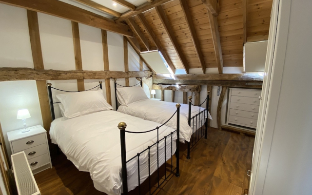 Brundish, Suffolk Large 4-bed Barn Stunning!