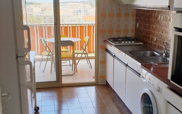 Beautiful 1-bedroom Apartment Sea View