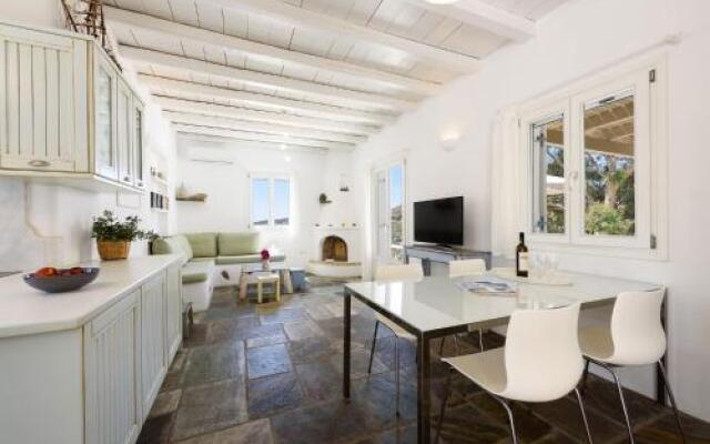 Cycladic beauty and tranquillity in Kostos, Paros