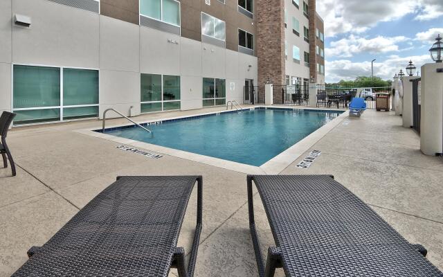 Holiday Inn Express & Suites Houston East - Beltway 8, an IHG Hotel