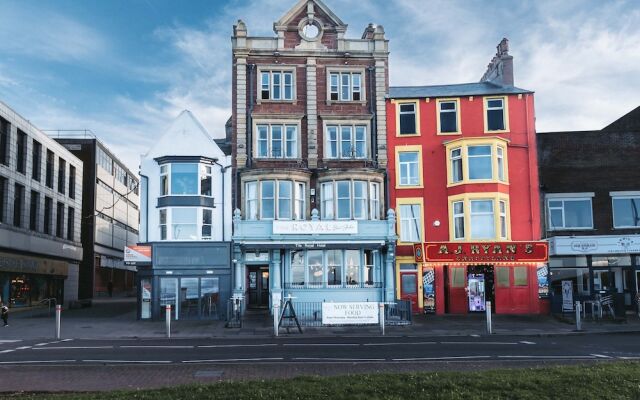 The Royal Bar & Shaker