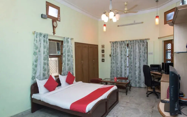 OYO Home 12830 Charming 3BHK