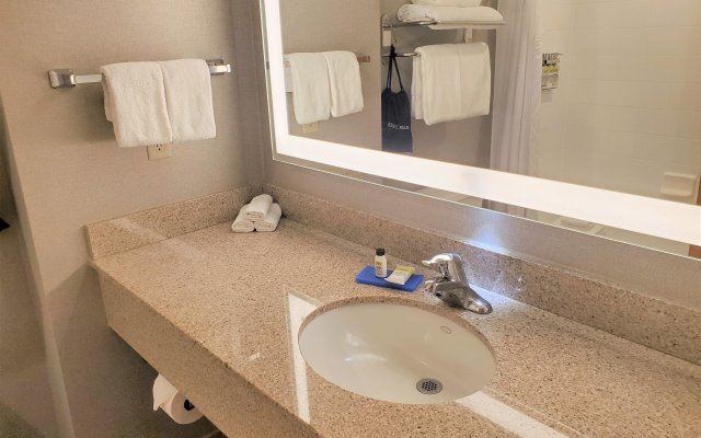 Holiday Inn Express & Suites Cheney