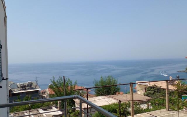Tasos Rooms