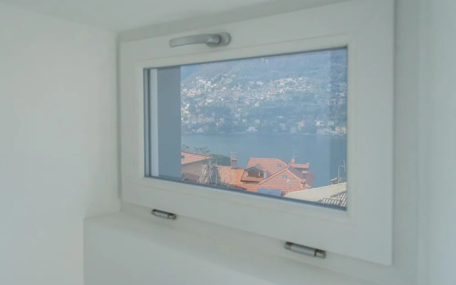 Pozzo Vertical Apartment With Garden and Parking