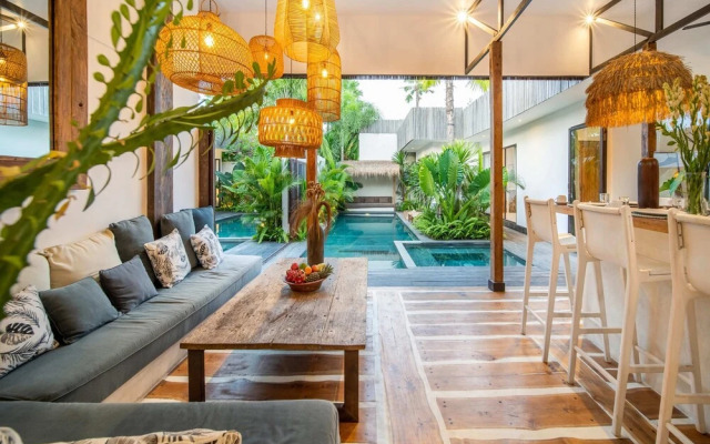Rustic Interior Design, Private Villa, 3 BR, Umalas With Staff