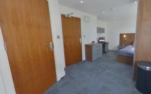 CovStays – Victoria House - Deluxe Studios in Coventry City Centre