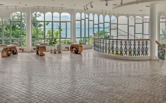 Ampersand Resort