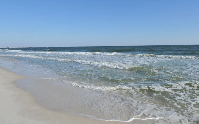 Relaxing Beachfront Oasis