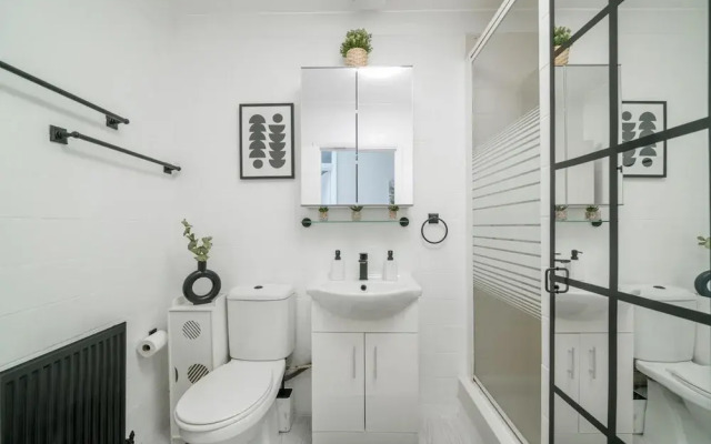 Charming London Apartment Near Edith Grove