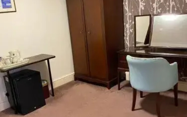 The Kingswood Guest House - Adult Only