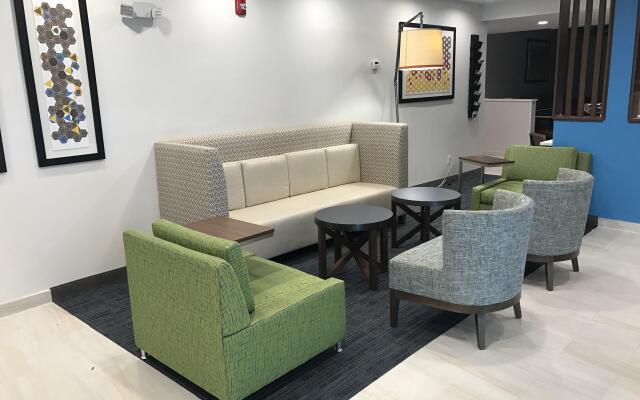 Holiday Inn Express Naples South I-75 by IHG