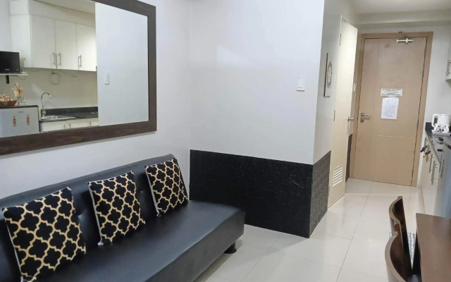 Staycation Sea Residences MOA Jermel