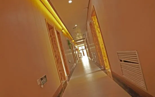 Xuexiang Lanxinmeng Movie Theme Hotel (Xueyun Street)