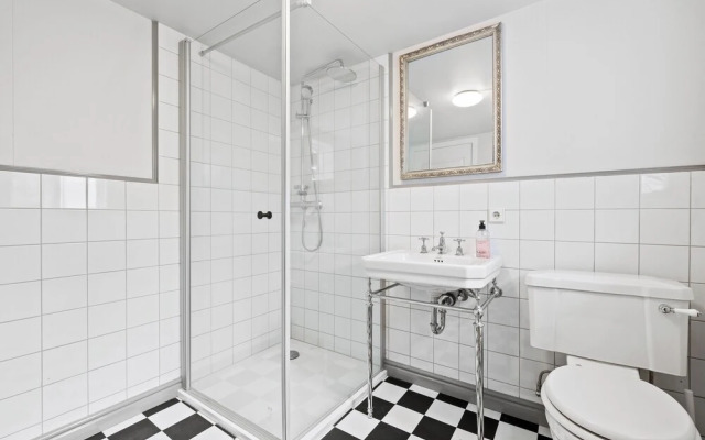 Downtown Baldursbrá Holiday Home