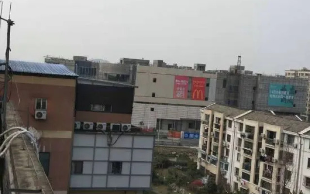 Shanghai Viking Theme Hotel(Sheshan Subway Station Store)