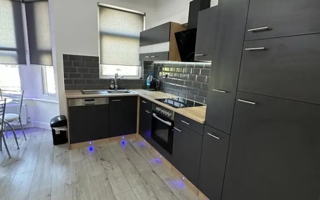 Second Av Flat 4, Hendon London