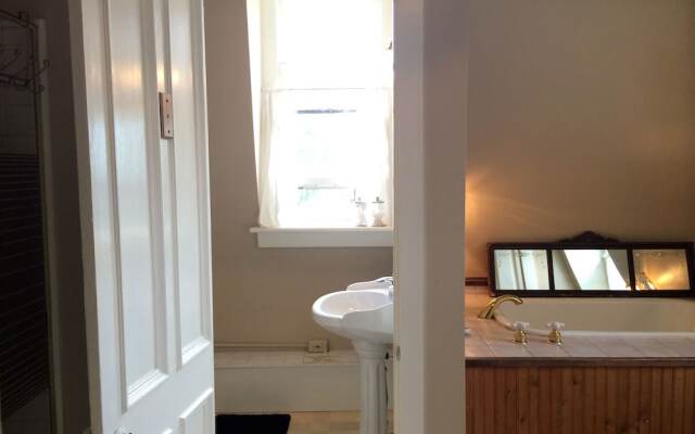 Hudson City Bed & Breakfast