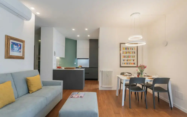 Como Volta Square With Terrace by Rent all Como