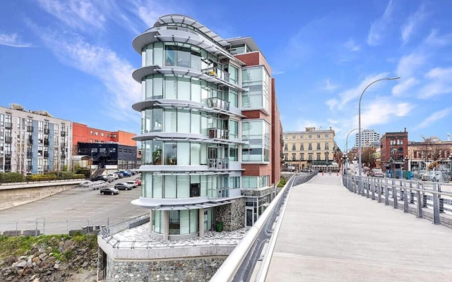 Waterfront Victoria - Rooftop Patio BBQ GYM