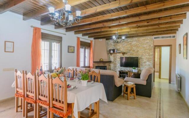 Villa Alejandro Sayalonga by Ruralidays