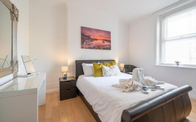Stunning sea views Ventnor Apartment