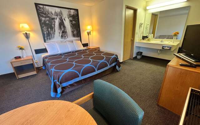 Super 8 by Wyndham Red Bluff