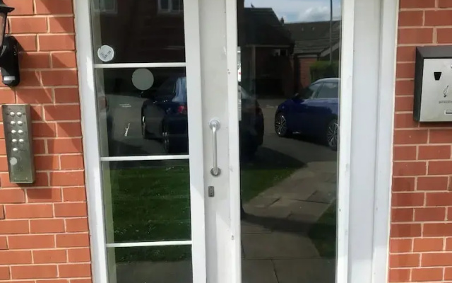 Immaculate 2-bed Apartment in Smethwick