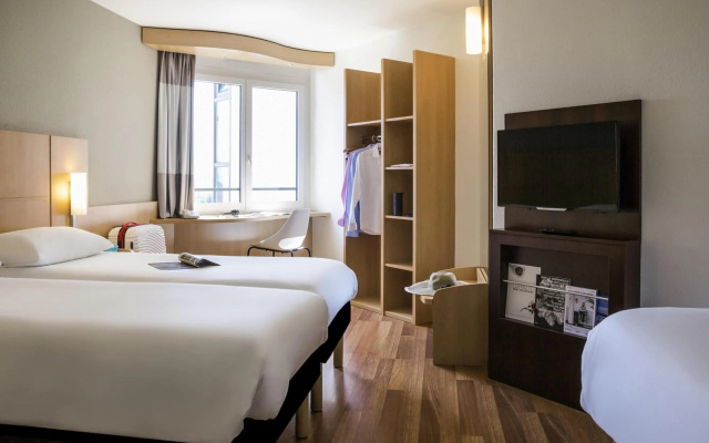 ibis Lausanne Crissier – Guest Rooms – Crissier