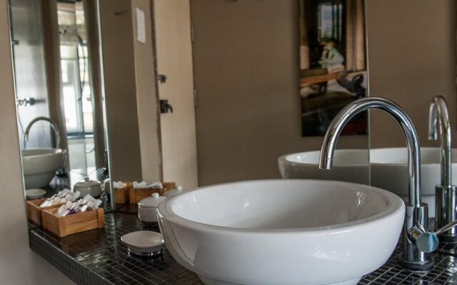 Rough Luxe Hotel