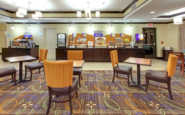 Holiday Inn Express & Suites Covington by IHG