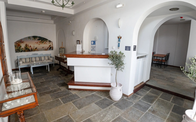 Dionysos Hotel