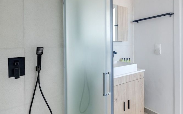 Chrysonisos Suites