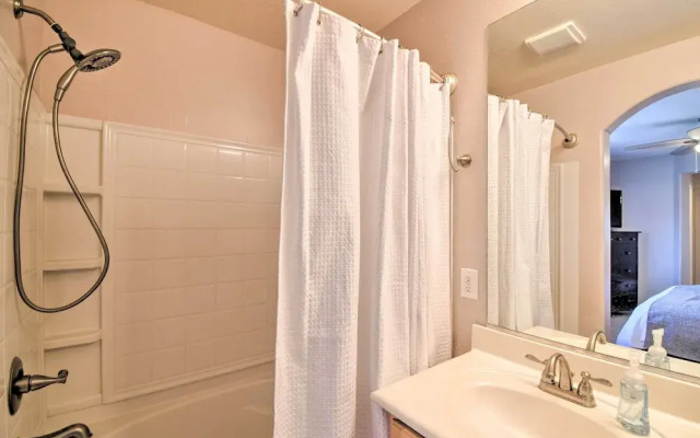 Goodyear Escape w/ Grill: Community Pool Access!