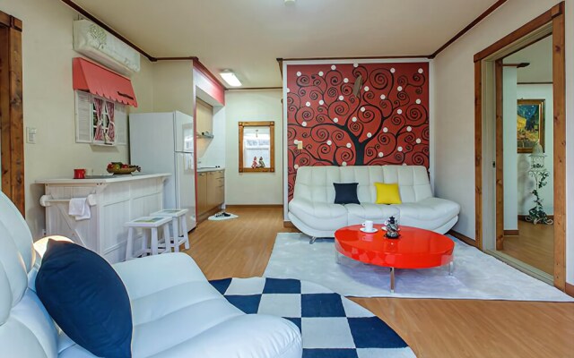 Hongcheon Gogh and Sunflower Pension